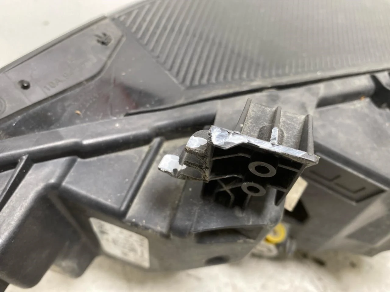 Volkswagen ID.3 2021- Left headlight view 3