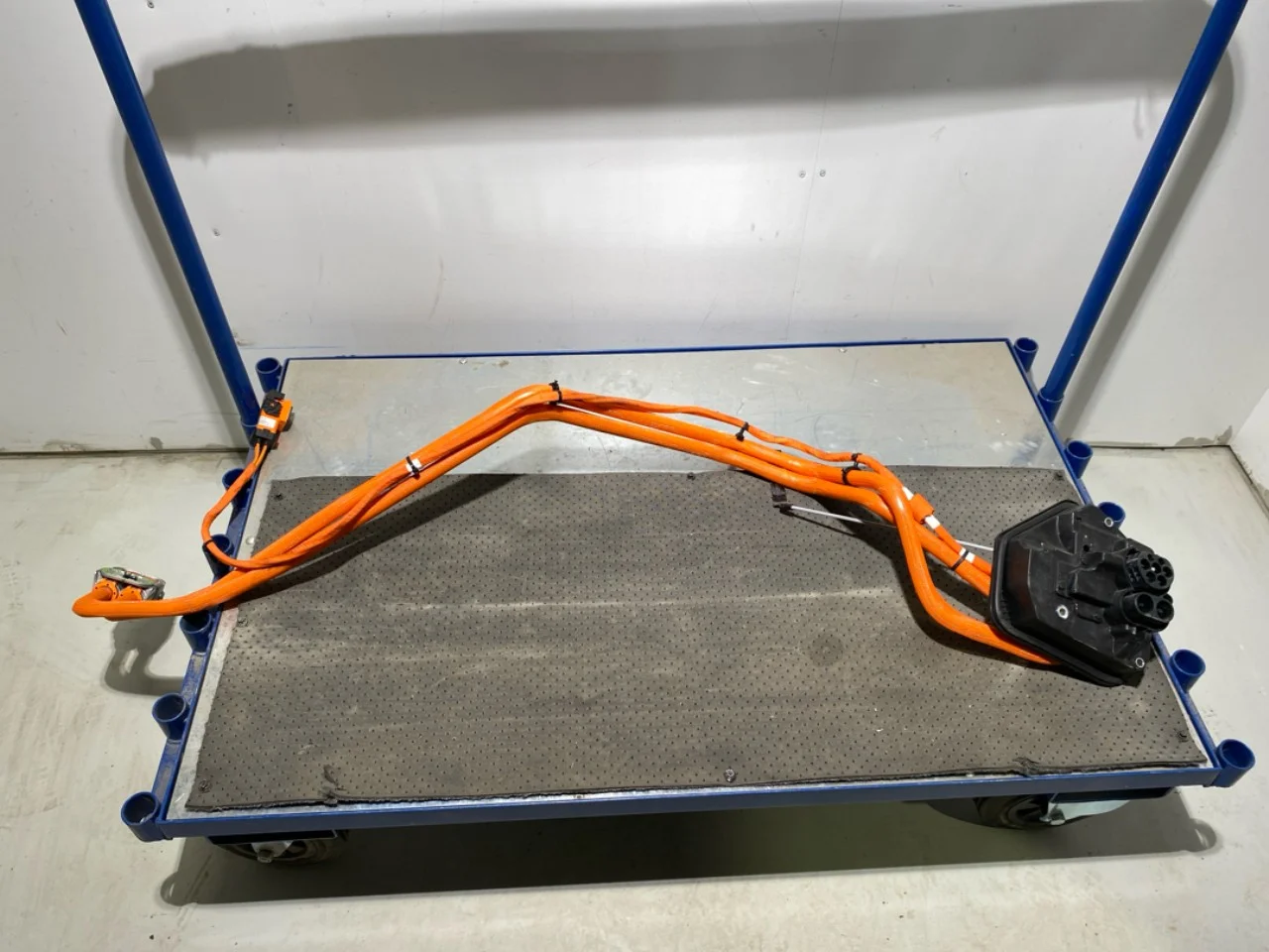 Tesla MODEL 3 2024- Capac port încărcare, electric / hibrid