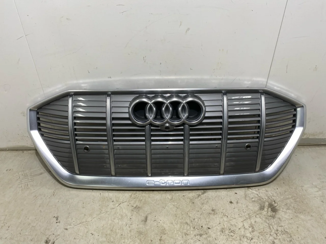 Audi E-TRON, S GE 2019- Grille, complete