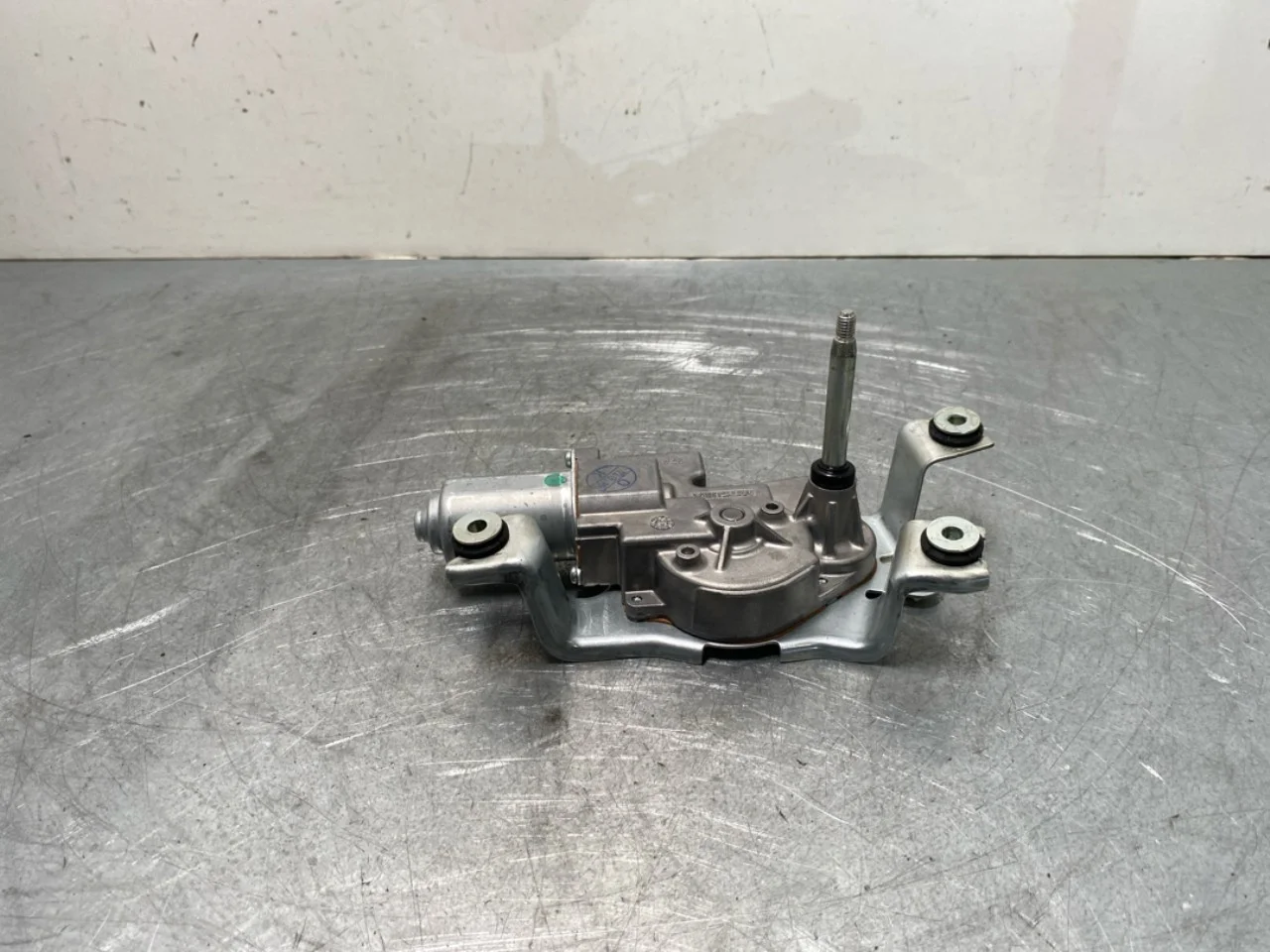 BMW X1/IX1 U11 2023- Ablaktörlő motor, csomagtérajtó nézet 2