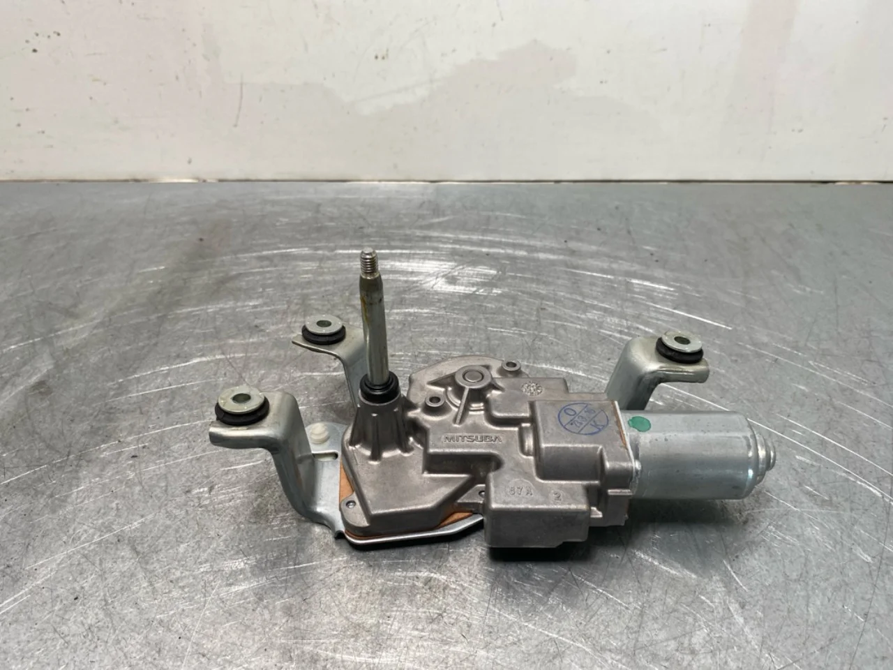 BMW X1/IX1 U11 2023- Ablaktörlő motor, csomagtérajtó nézet 4