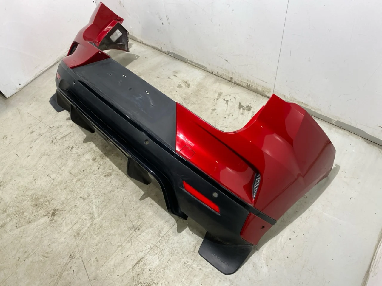 Jaguar I-PACE 2018- Rear bumper view 2