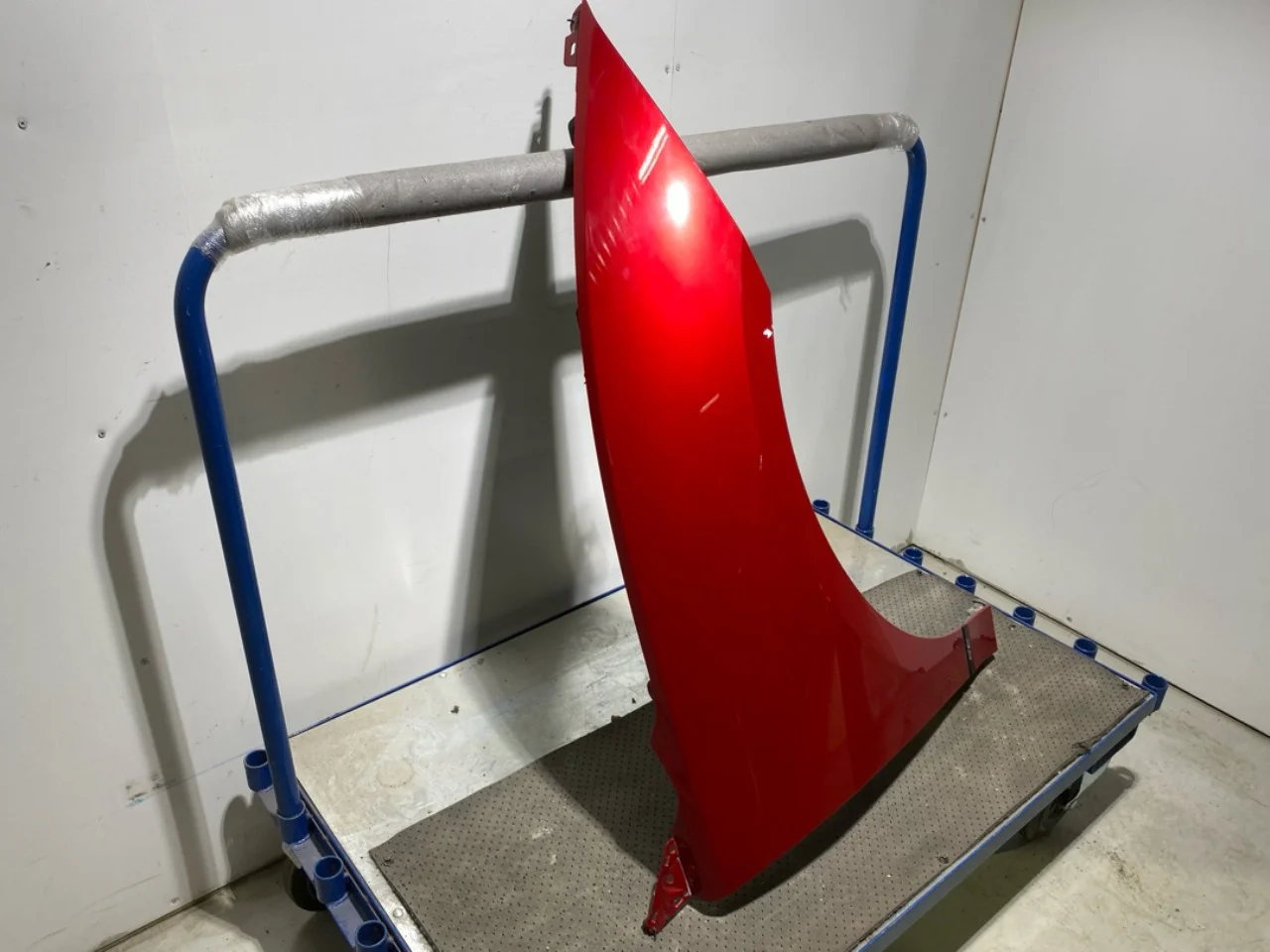 Jaguar I-PACE 2018- Front right fender view 2