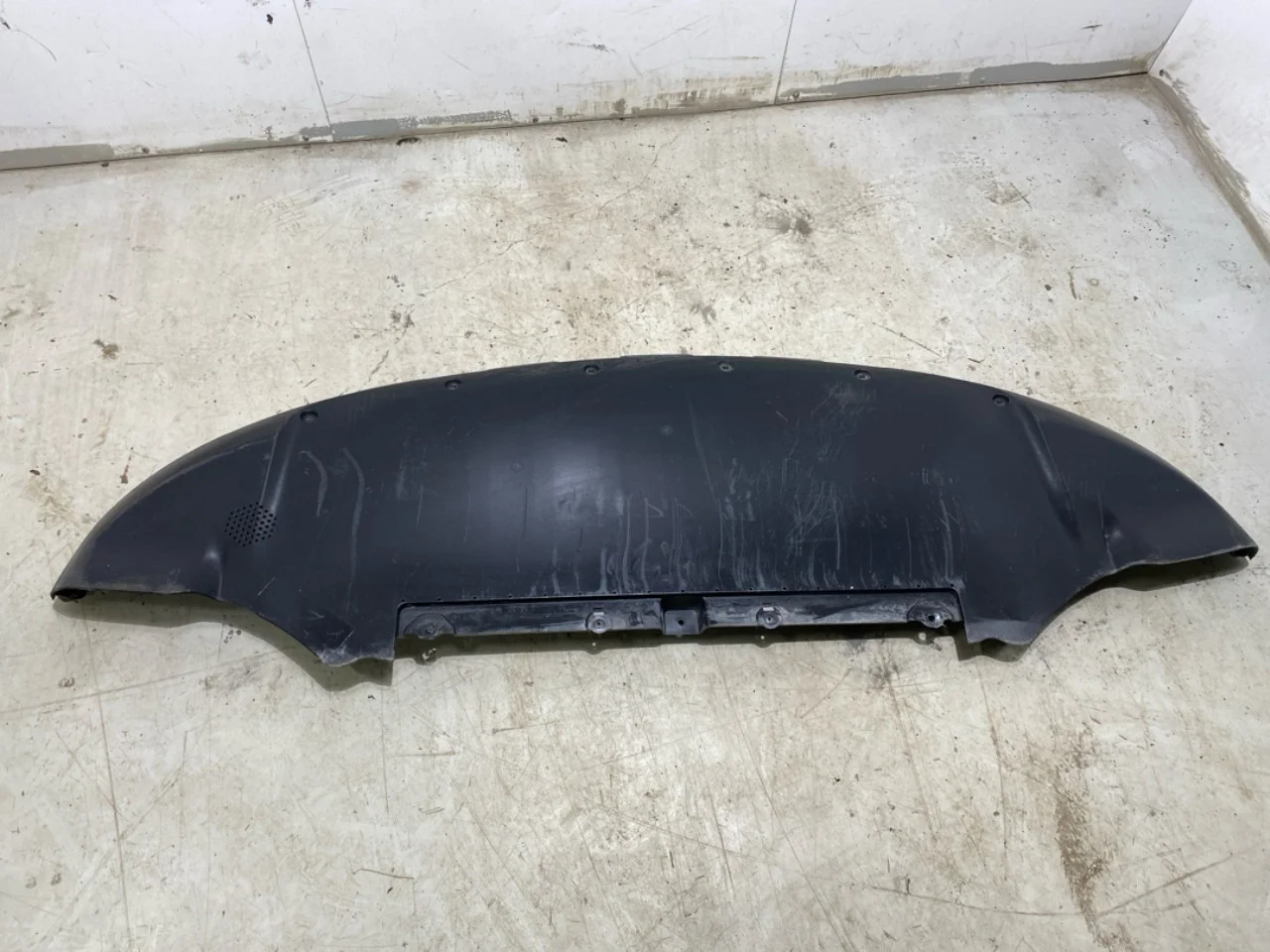 Tesla MODEL Y 2021- Alsó védőlemez (motor/váltó/padló)