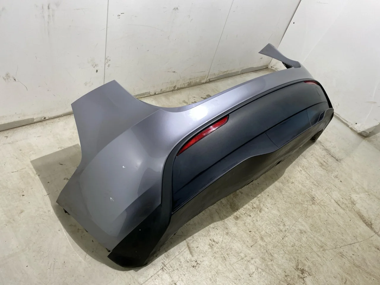 Tesla MODEL Y 2021- Rear bumper view 3