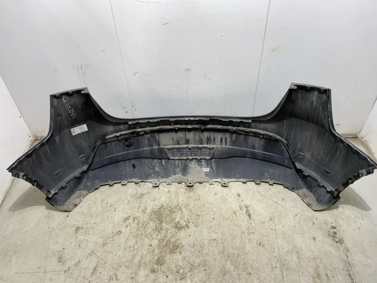 Tesla MODEL Y 2021- Rear bumper view 4