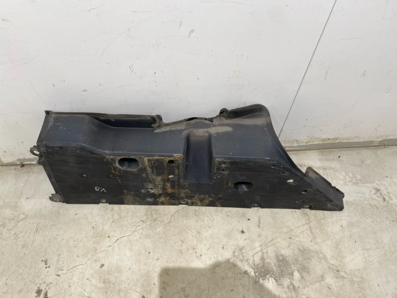 Lexus UX/300E 2019- Underbody protection plate (engine/gearbox/floor) view 2
