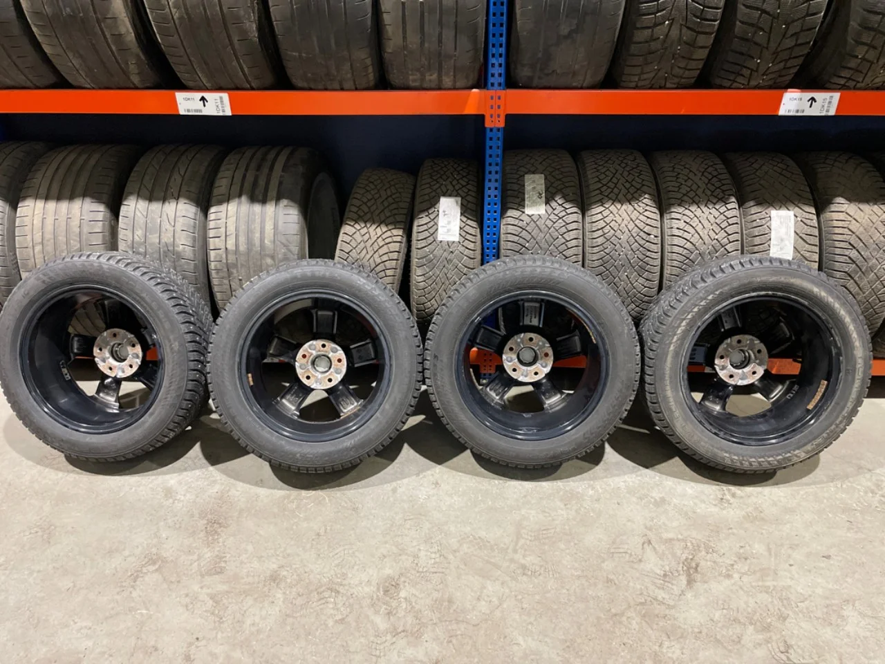 Nissan LEAF 2017-24 Winter tire with rim view 3