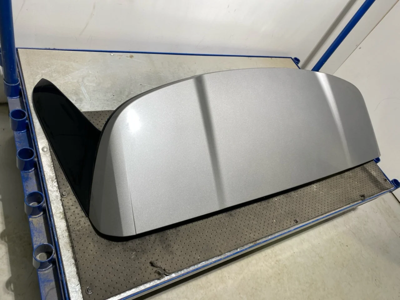 BMW X1/IX1 U11 2023- Rear spoiler view 2