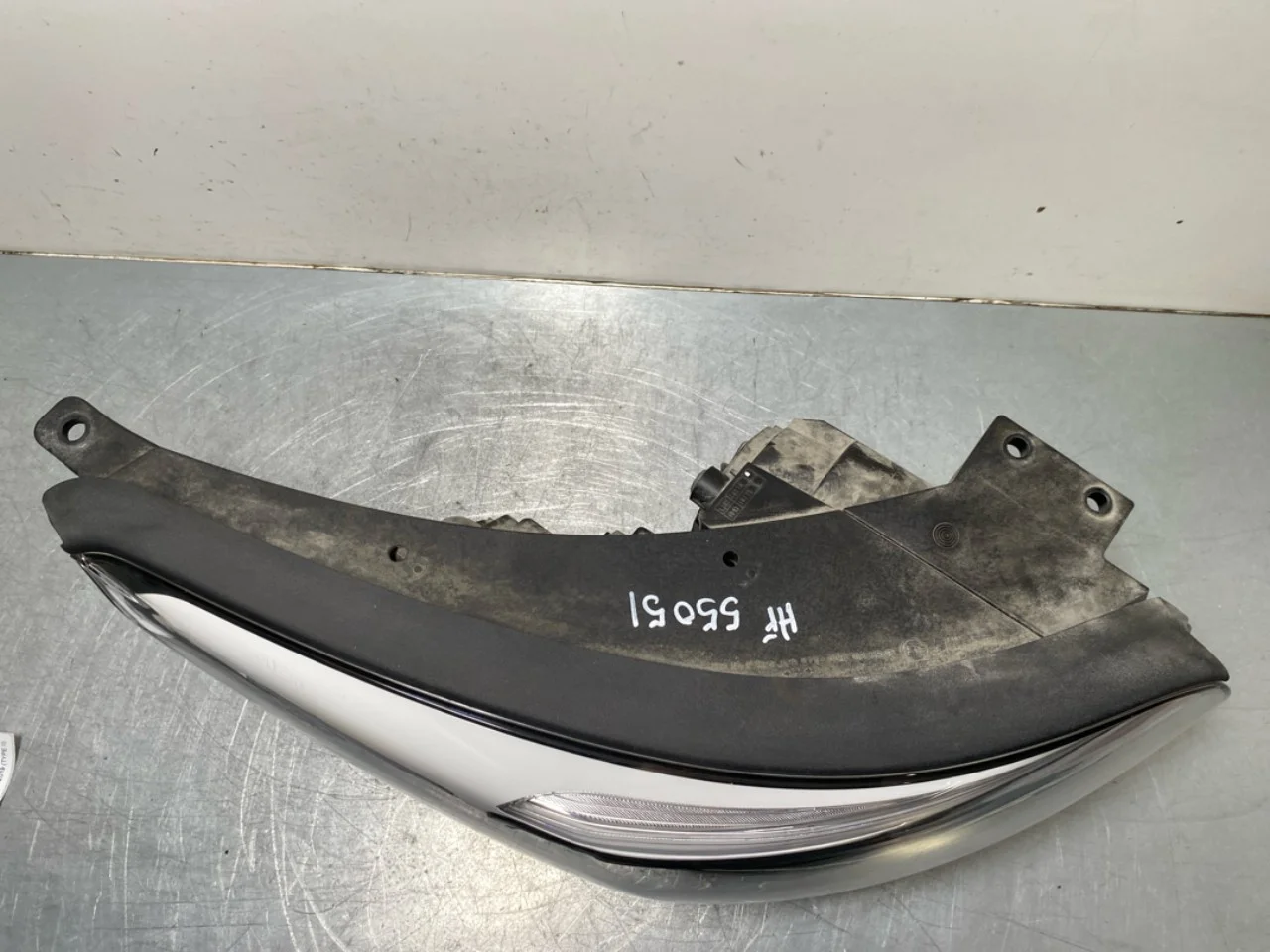Kia SOUL 2009- Right headlight view 4