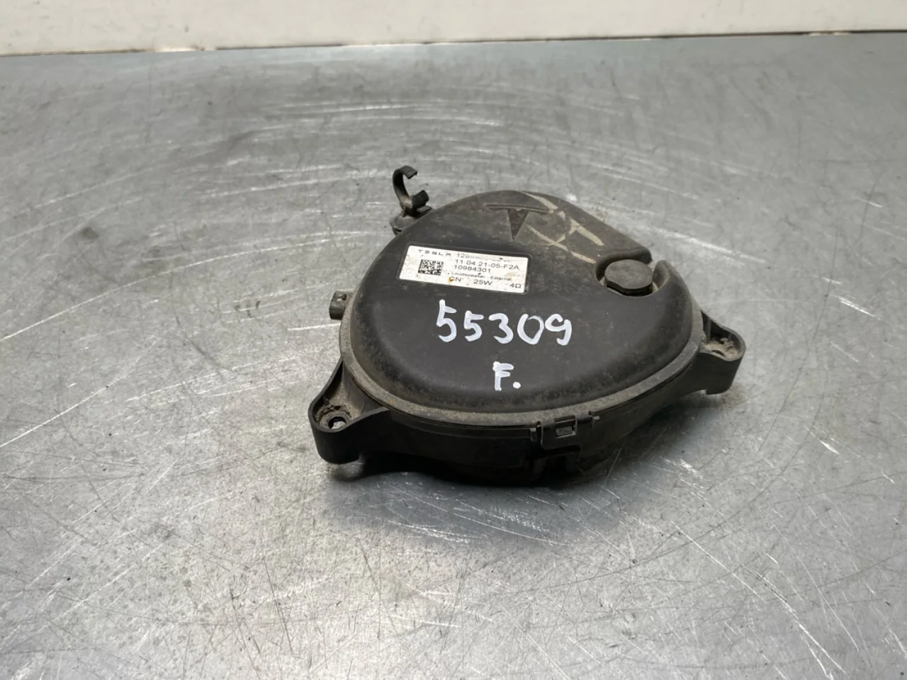 Tesla MODEL Y 2021- Difuzor sunet motor