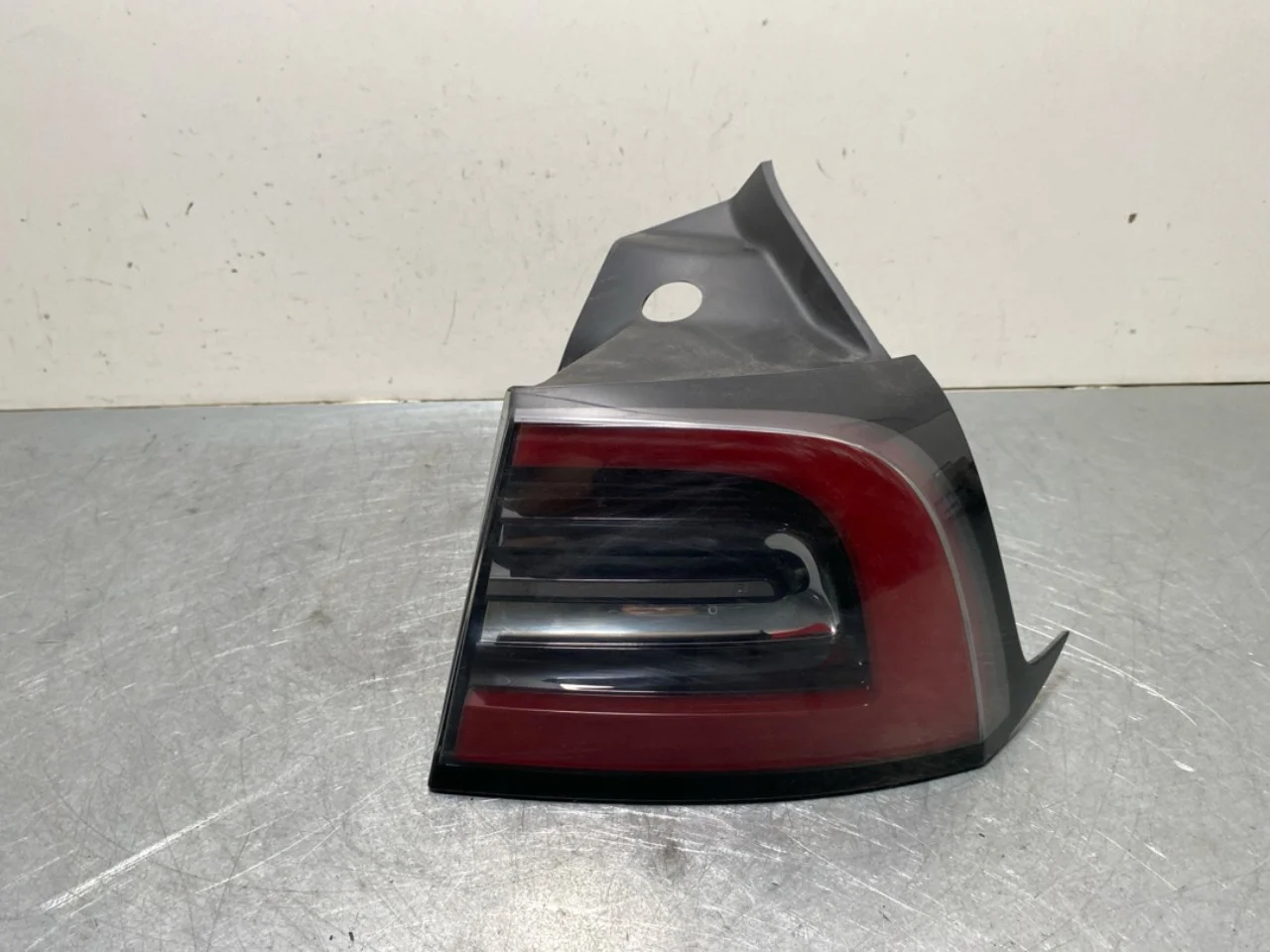 Tesla MODEL Y 2021- Lampă spate dreapta