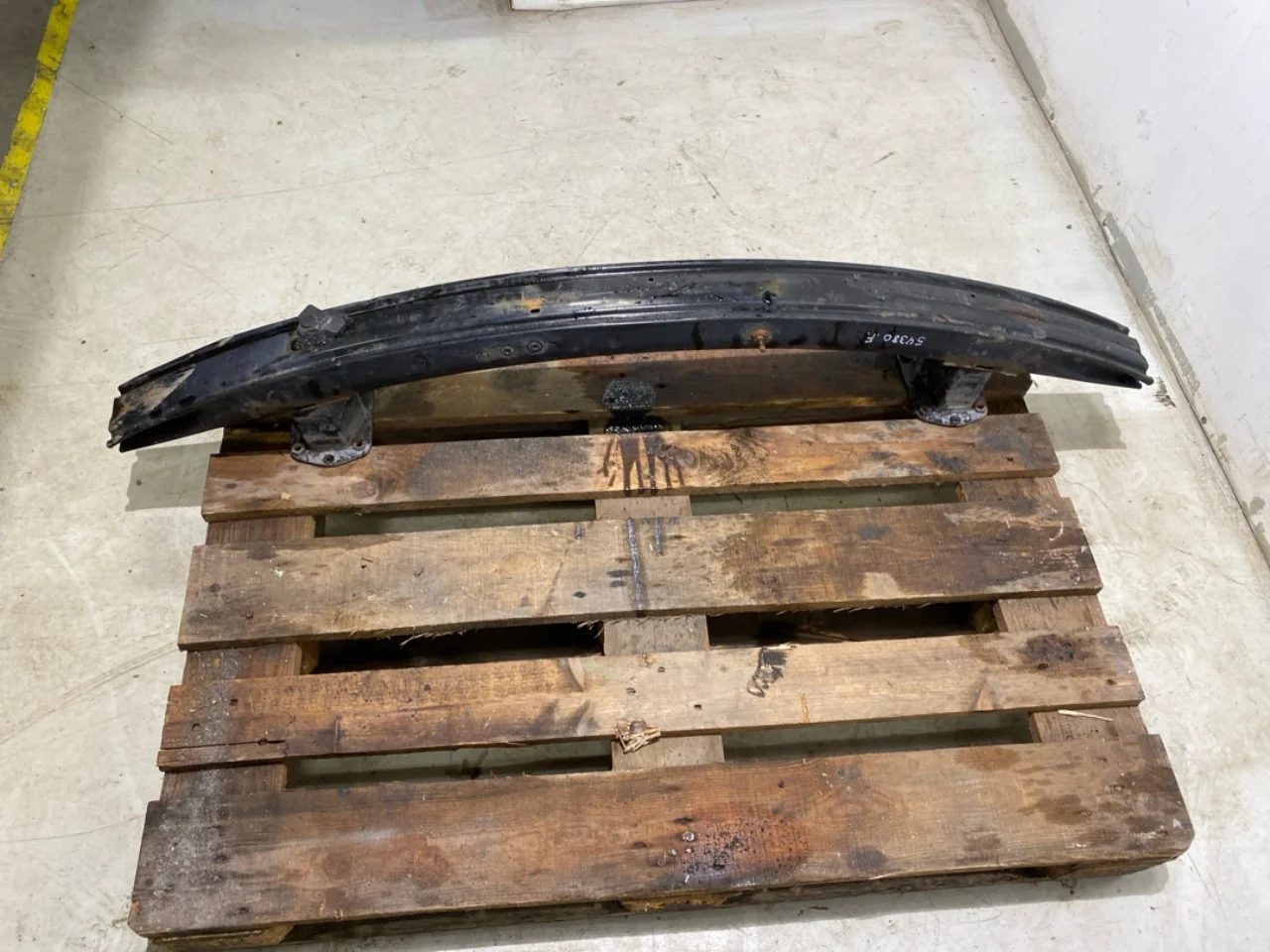 Tesla MODEL S 2013- Bumper reinforcement beam, front view 3