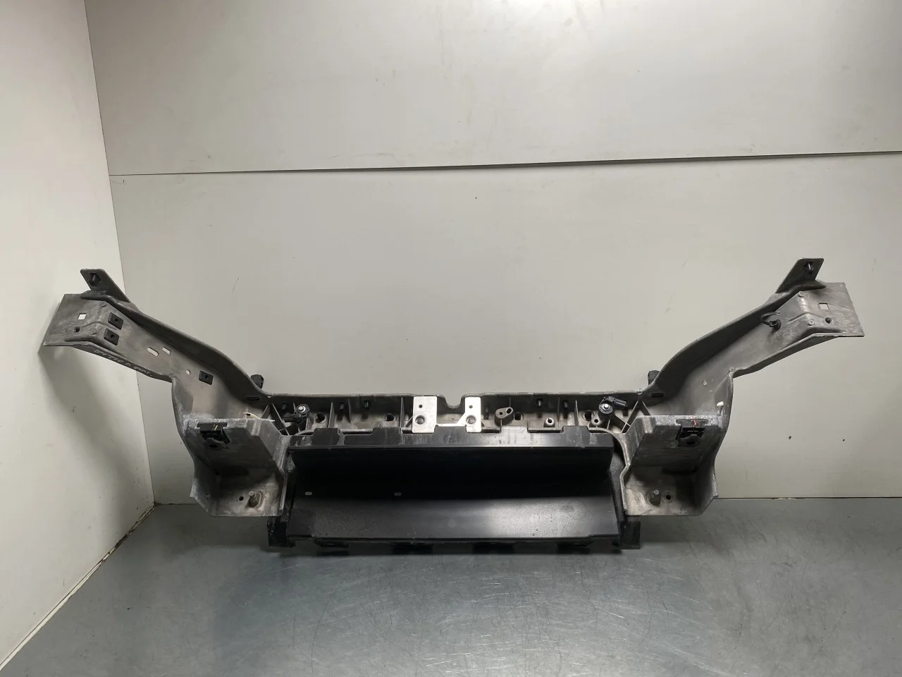 Ford MUSTANG MACH-E 2021- Upper front panel view 3