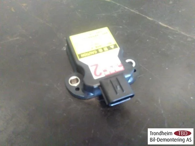 Lexus CT 200H Adaptive cruise control sensor