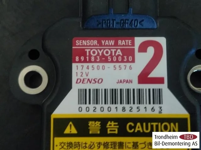 Lexus CT 200H Adaptive cruise control sensor view 2