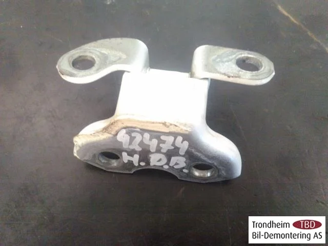 Lexus CT 200H Door hinge
