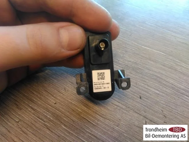 Tesla MODEL 3 2017--> Exterior camera view 2
