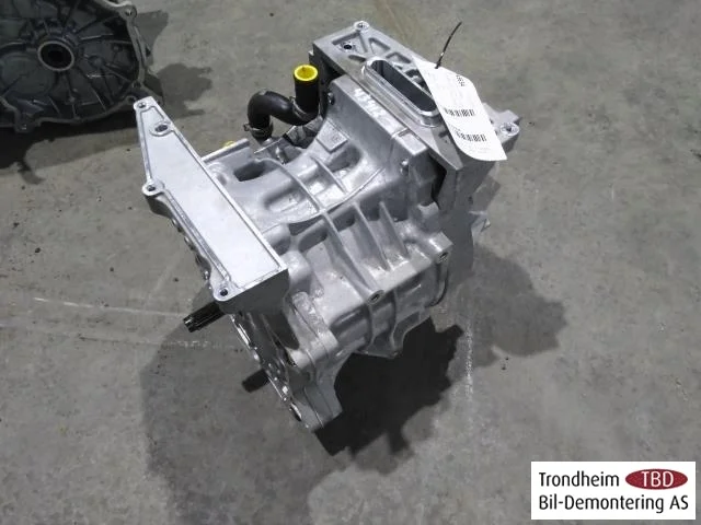 Nissan LEAF 2017-24 Elektromos motor, első nézet 2