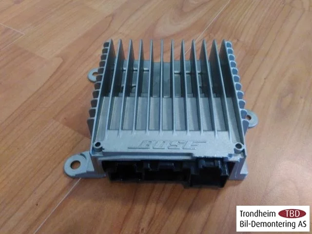 Nissan LEAF 2017-24 Radio / hi-fi amplifier