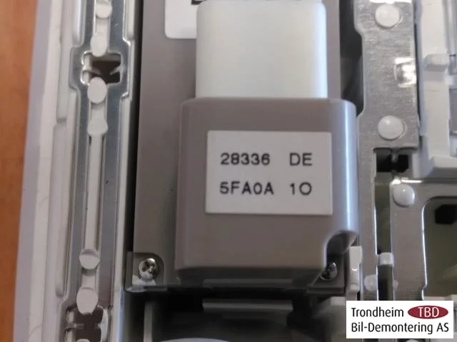Nissan LEAF 2017-24 Tetővilágítás (belső lámpa) nézet 4