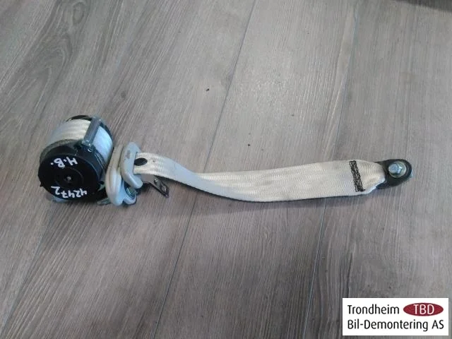 Nissan LEAF 2011-17 Biztonsági öv, hátsó, jobb nézet 2