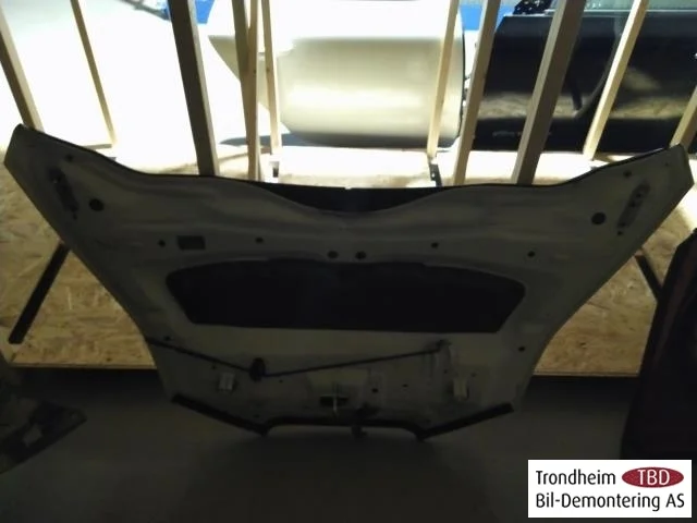 Nissan LEAF 2011-17 Bonnet view 2