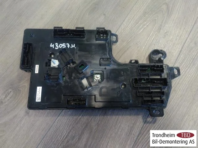 Tesla MODEL 3 2017--> Vezérlőegység, klíma