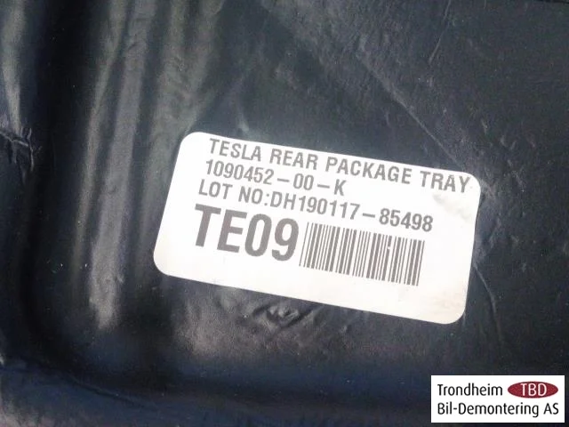 Tesla MODEL 3 2017--> Kalaptartó nézet 3