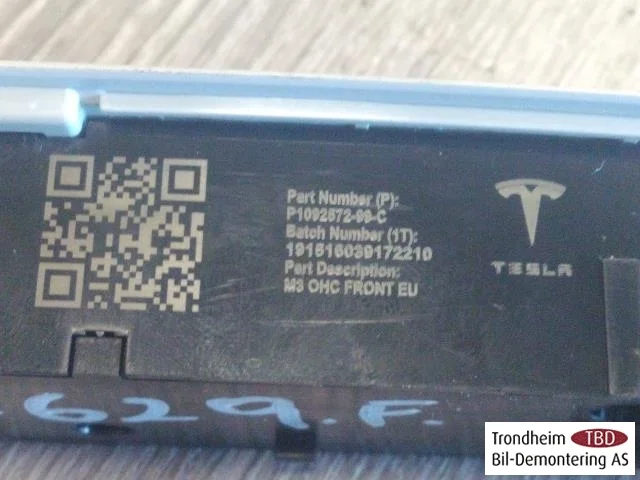 Tesla MODEL 3 2017--> Tetővilágítás (belső lámpa) nézet 3