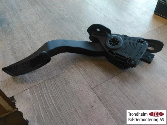 Tesla MODEL S 2013- Accelerator pedal