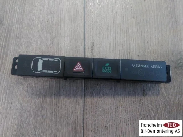 Mitsubishi OUTLANDER 2013-21 Vészvillogó kapcsoló