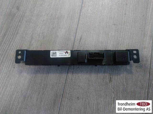 Mitsubishi OUTLANDER 2013-21 Hazard warning switch view 2