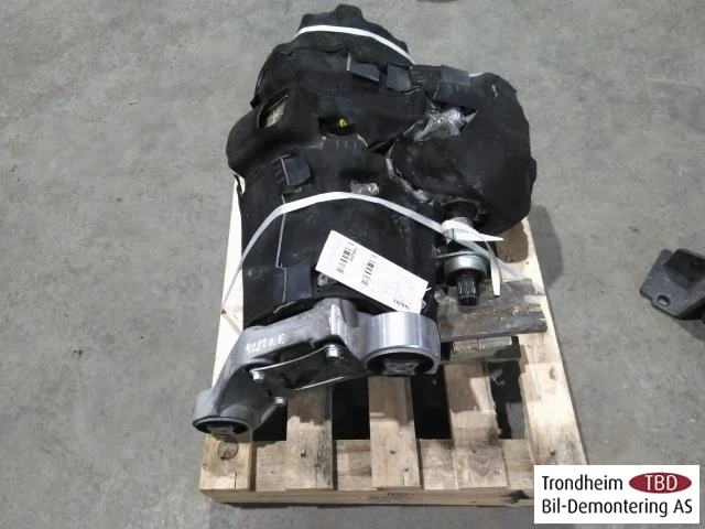 Tesla MODEL S 2013- Elektromos motor, első nézet 2