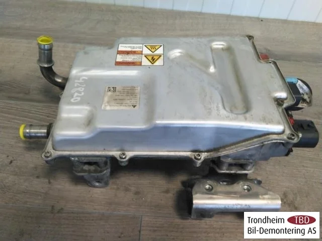 Tesla MODEL S 2013- Feszültségátalakító, akkumulátor