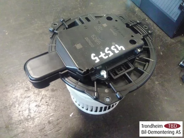 Toyota RAV 4 2019 Fűtésventilátor motor nézet 2