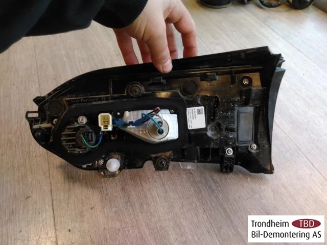 Toyota RAV 4 2019 Hátsó lámpa, bal, csomagtérajtón (belső) nézet 2