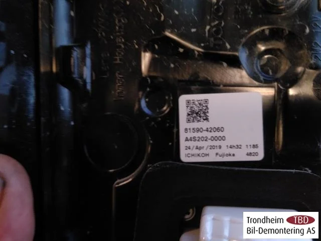 Toyota RAV 4 2019 Hátsó lámpa, bal, csomagtérajtón (belső) nézet 3