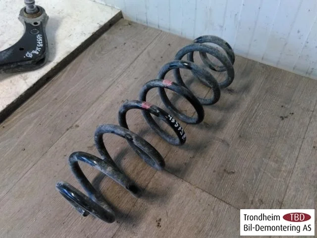 Toyota RAV 4 2019 Arc, spate