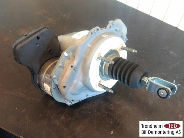 Tesla MODEL 3 2017--> Brake booster view 3