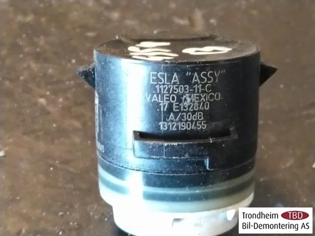 Tesla MODEL 3 2017--> Tolatószenzor nézet 2