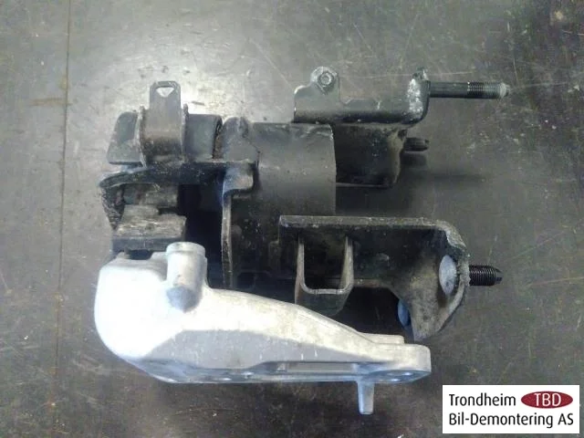 Toyota RAV 4 2019 Engine mount, steel / aluminum view 2