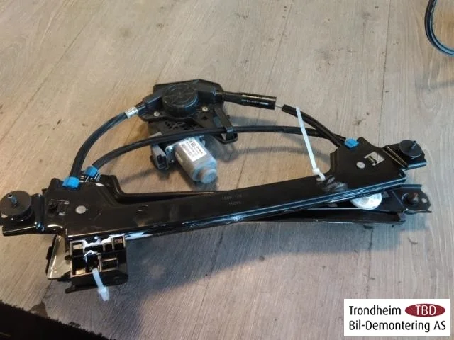 Tesla MODEL X 2016- Electric window regulator, complete view 2