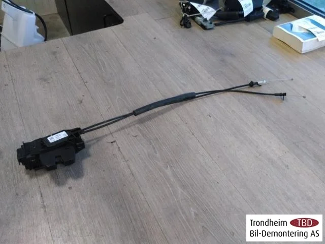 Tesla MODEL X 2016- Ajtózár ház