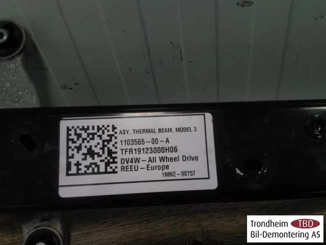 Tesla MODEL 3 2017--> Body shell view 3
