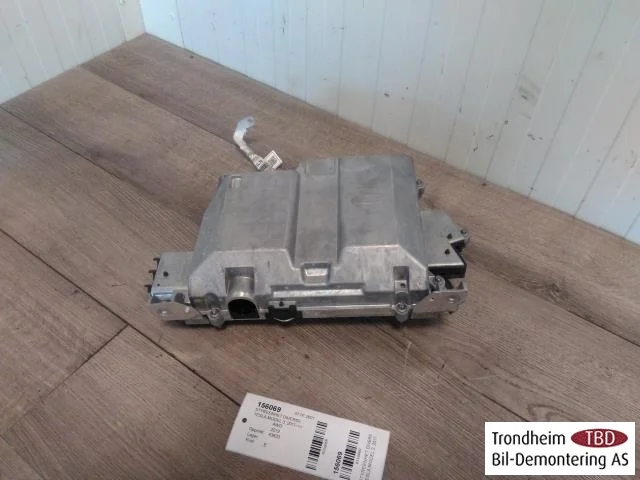 Tesla MODEL 3 2017--> Vezérlőegység, egyéb