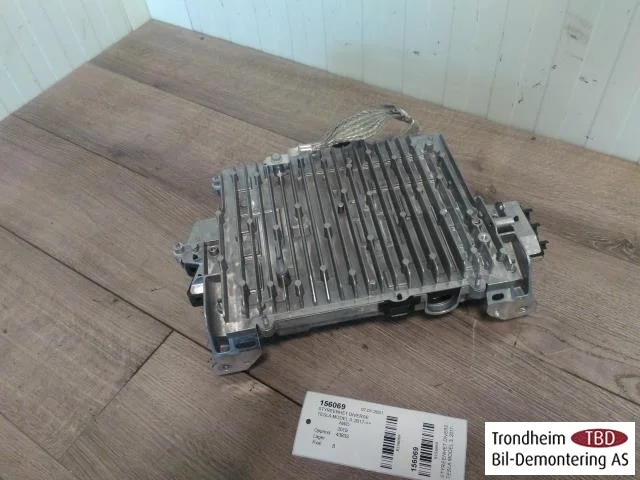 Tesla MODEL 3 2017--> Vezérlőegység, egyéb nézet 2
