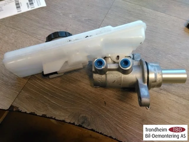 Tesla MODEL 3 2017--> Fék főhengere