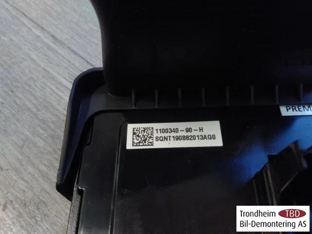 Tesla MODEL 3 2017--> Vezérlőegység, klíma nézet 3