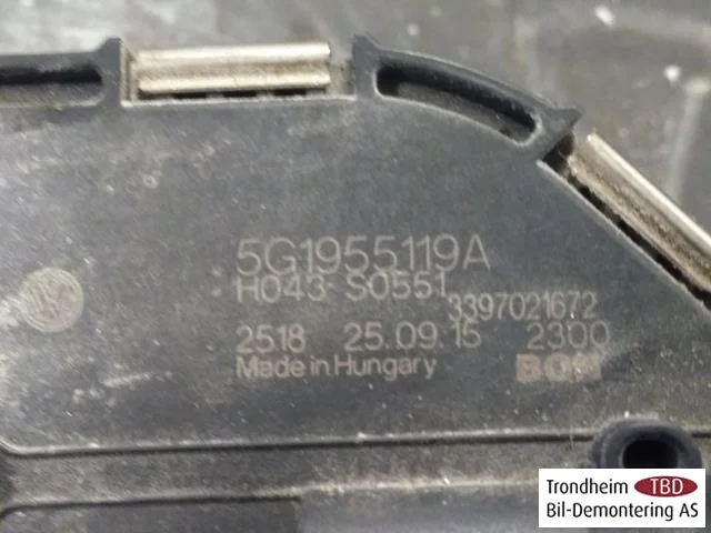 Volkswagen GOLF, E-GOLF VII 2013-20 Windshield wiper motor view 3
